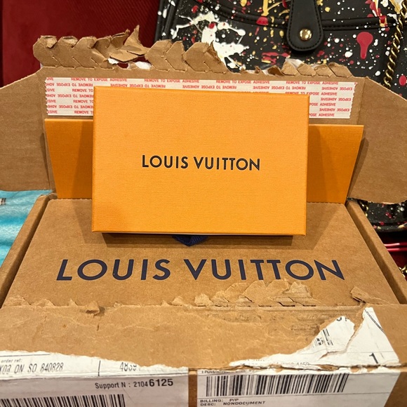 Louis Vuitton key cles - Picture 3 of 3